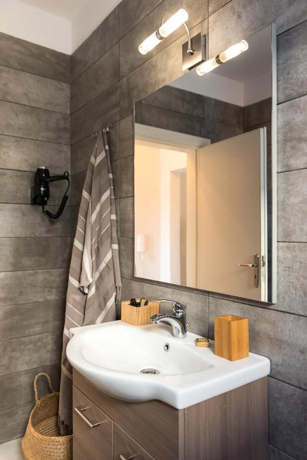 City Center Elite Suite Rhodes City ภายนอก รูปภาพ